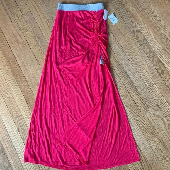 **NEW Stem Ruched Maxi Skirt - Picture 3 of 8